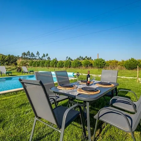 Casa de Férias Sunny With Private Pool In Nazare Famalicão