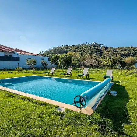 Sunny With Private Pool In Nazare Famalicão